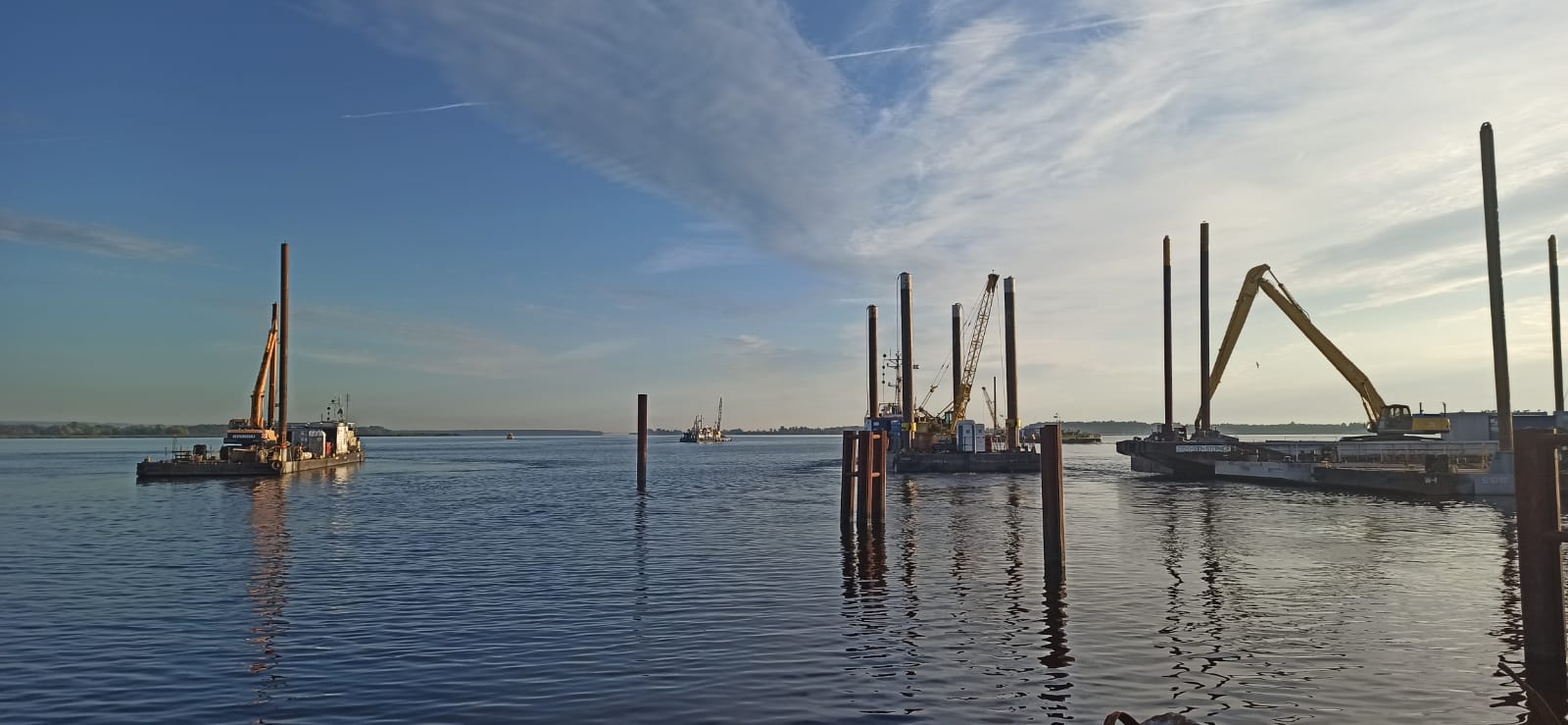 Vodohospodářské stavby a pracovní plošina